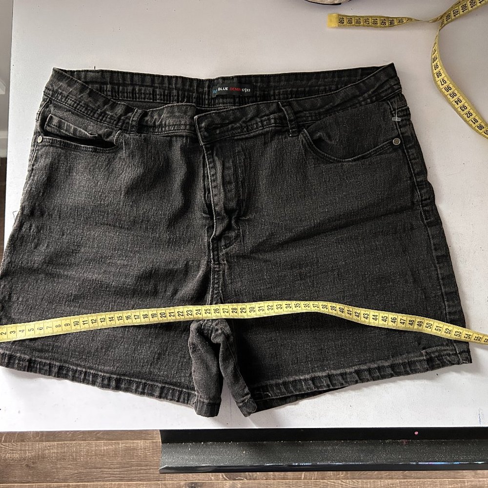 Red Blue Denim - Black Jean Shorts - Size 17 /  Waist 33